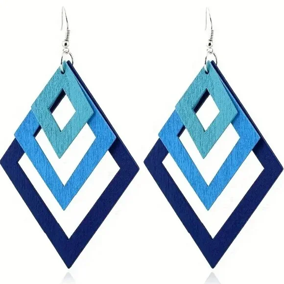 🌺 🌺 🌺Statement Diamond Shaped Blue Toned Lightweight Wood Earrings. - Picture 1 of 5